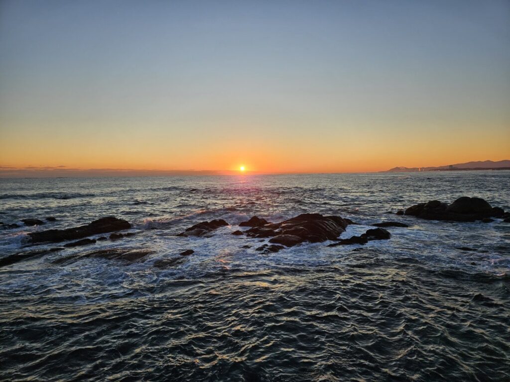 カンヌン　ビーチ 夕日