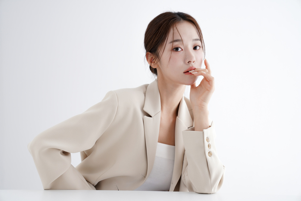 女性1