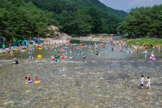 川遊び