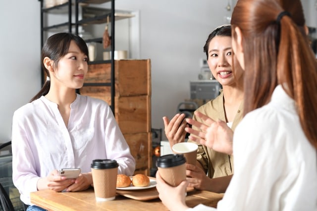 女性