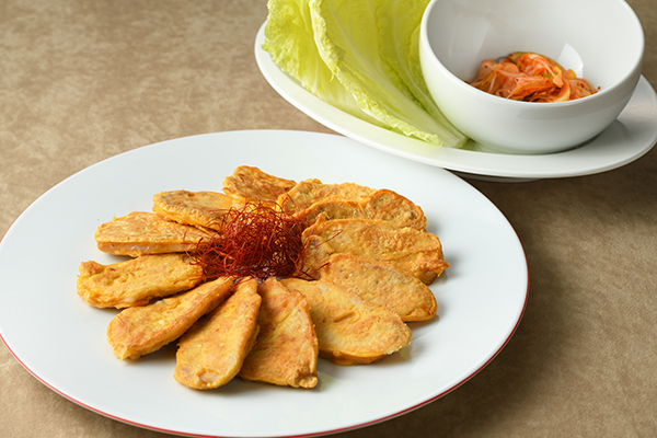 和・洋・中のシェフ自慢の料理が並ぶ