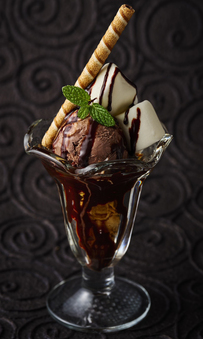 贅沢チョコマシュマロパフェ